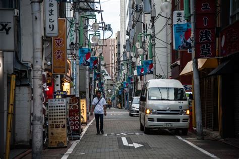 アメ車 インパラ: なぜアメリカン・ドリームは日本の道路を駆け抜けるのか？